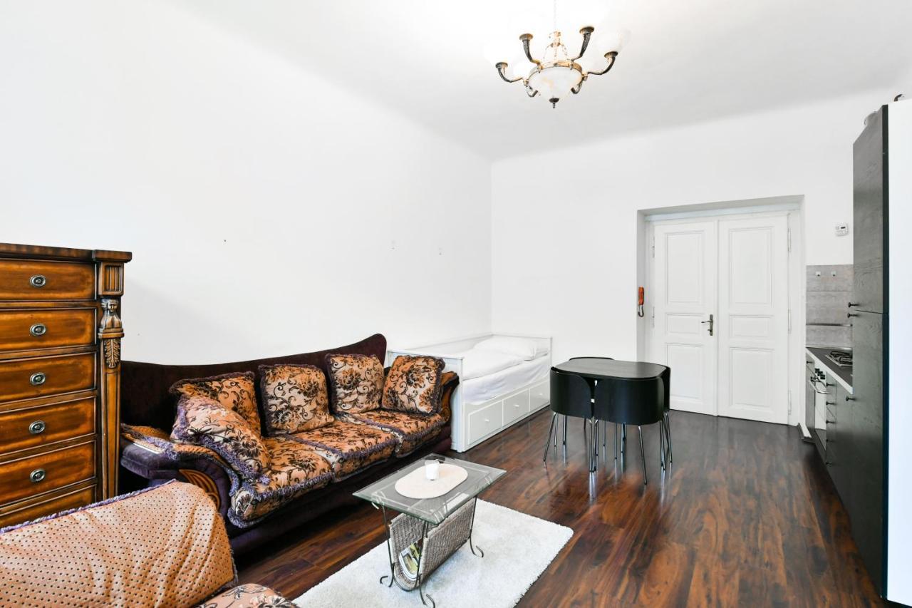 Comfort Central Apartment, 4bdrm, 2bthrm Prague