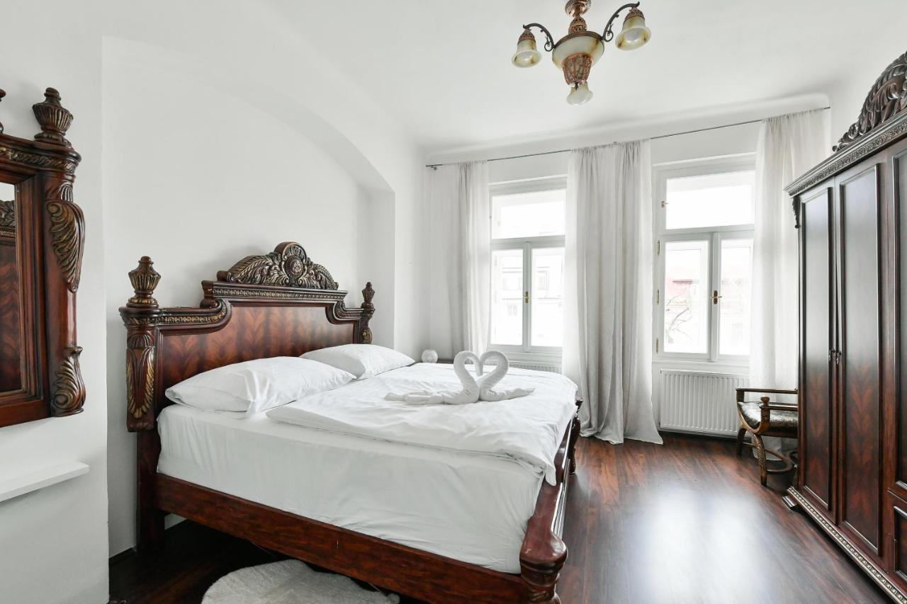 Apartment Comfort Central Apartment, 4bdrm, 2bthrm Prague