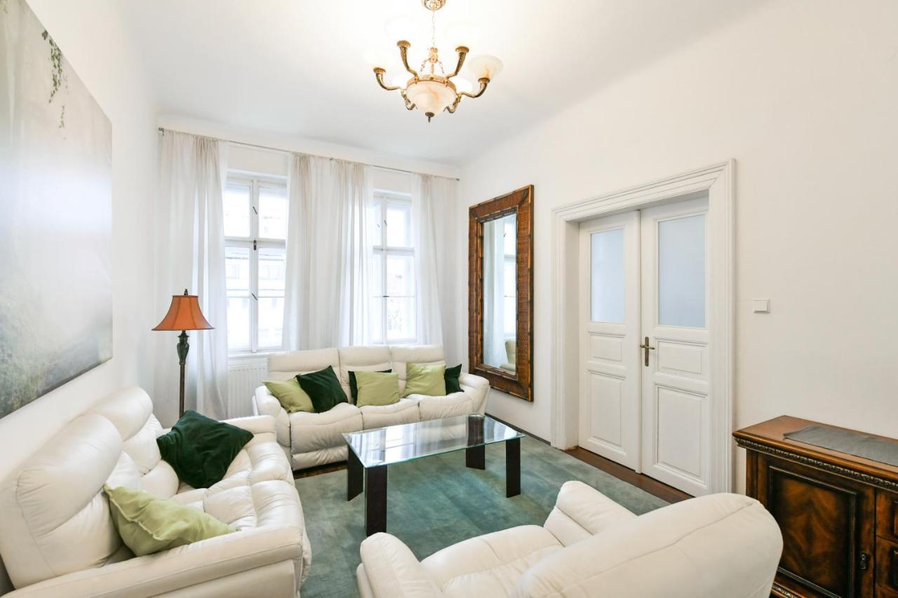 Apartment Comfort Central Apartment, 4bdrm, 2bthrm Prague