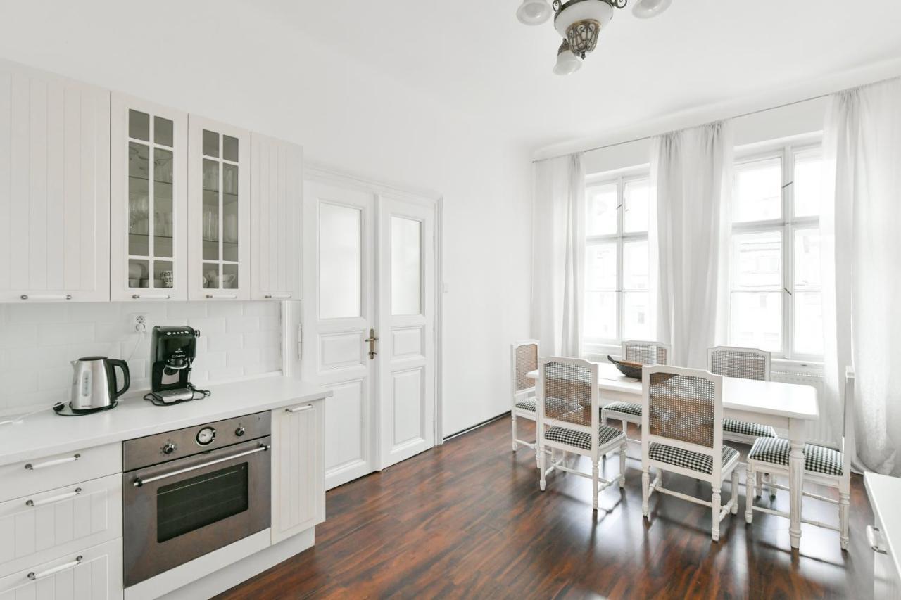 Comfort Central Apartment, 4bdrm, 2bthrm Prague